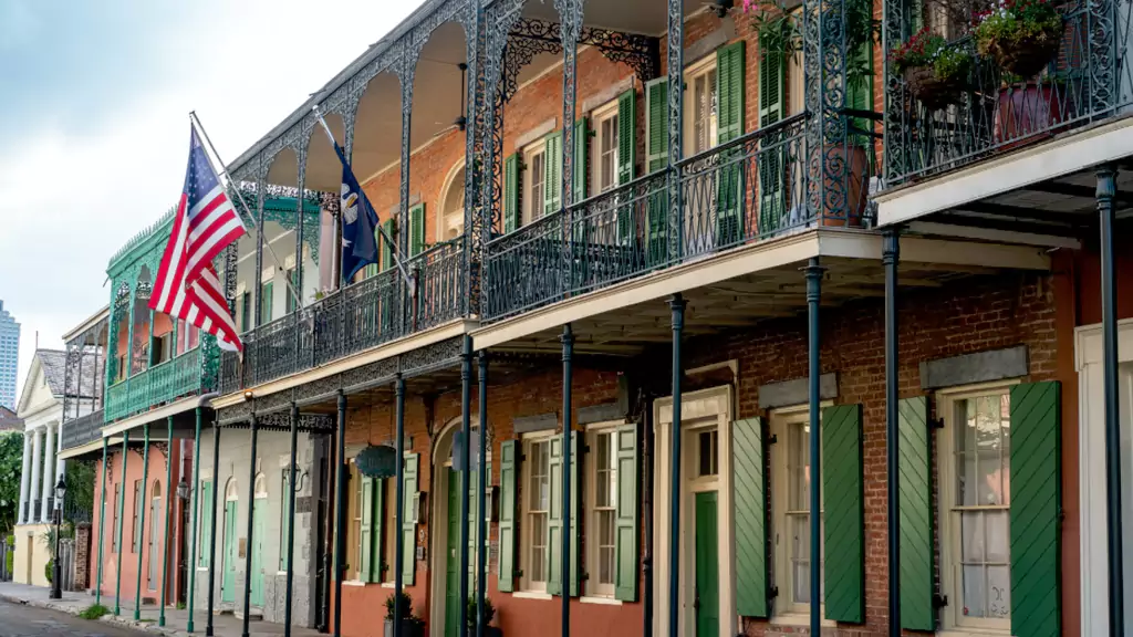 best area to stay in new orleans