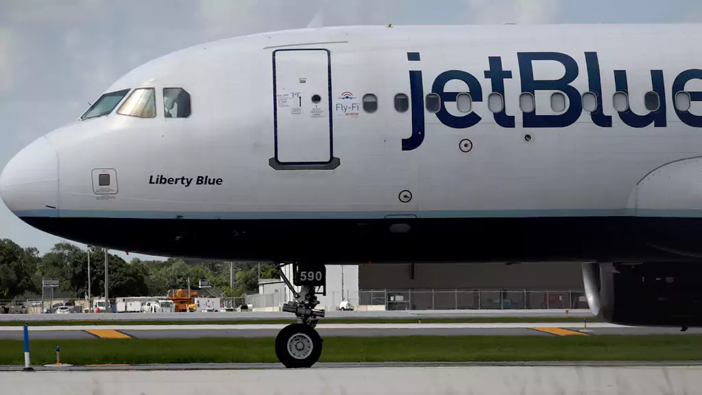 How Much Do JetBlue Airways Flight Attendants Make?
